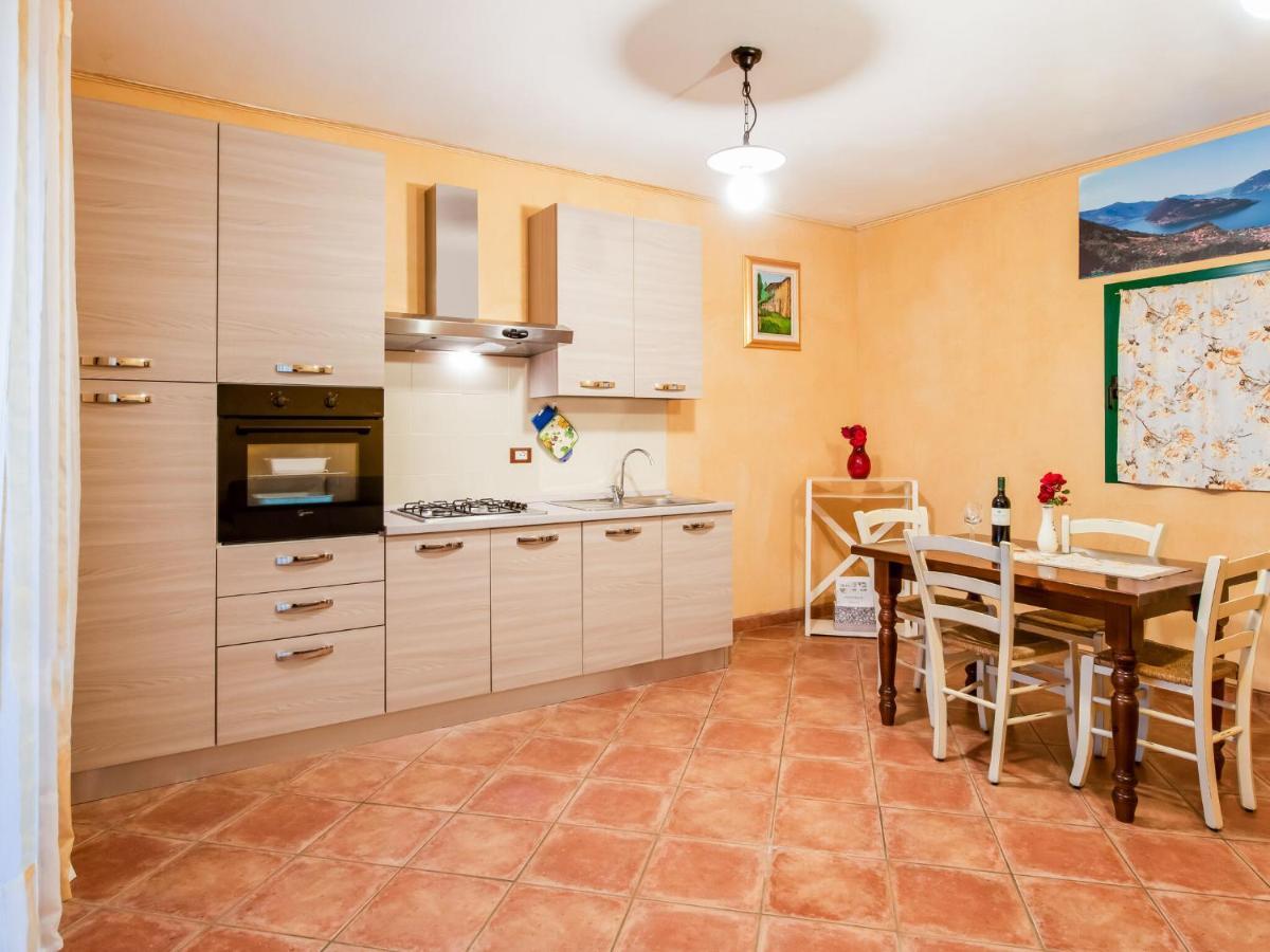 Cozy Chalet at Marone Lake Lombardy with Pool Zewnętrze zdjęcie