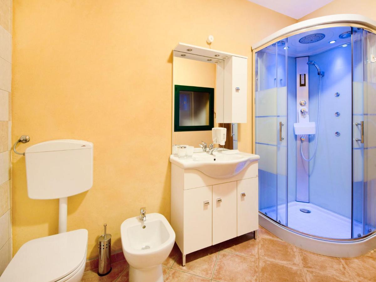 Cozy Chalet at Marone Lake Lombardy with Pool Zewnętrze zdjęcie