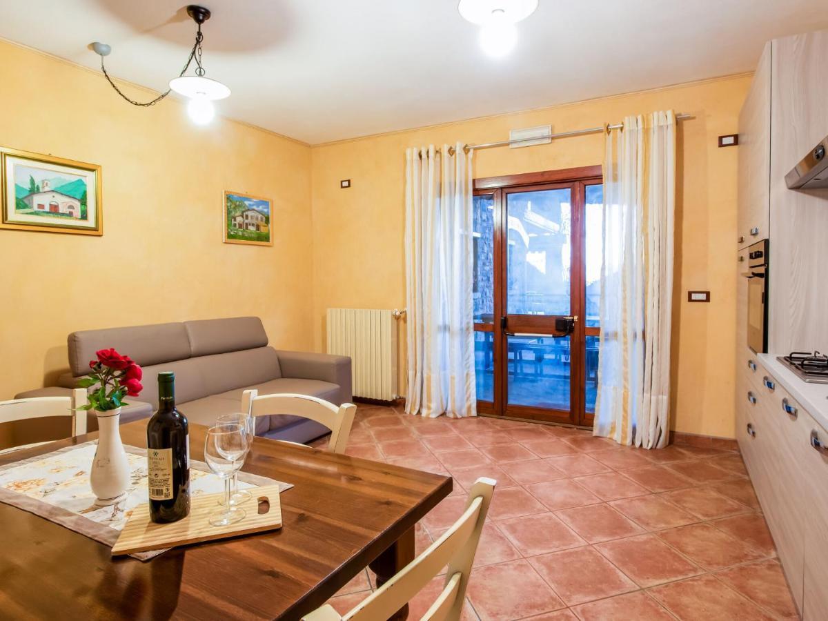 Cozy Chalet at Marone Lake Lombardy with Pool Zewnętrze zdjęcie