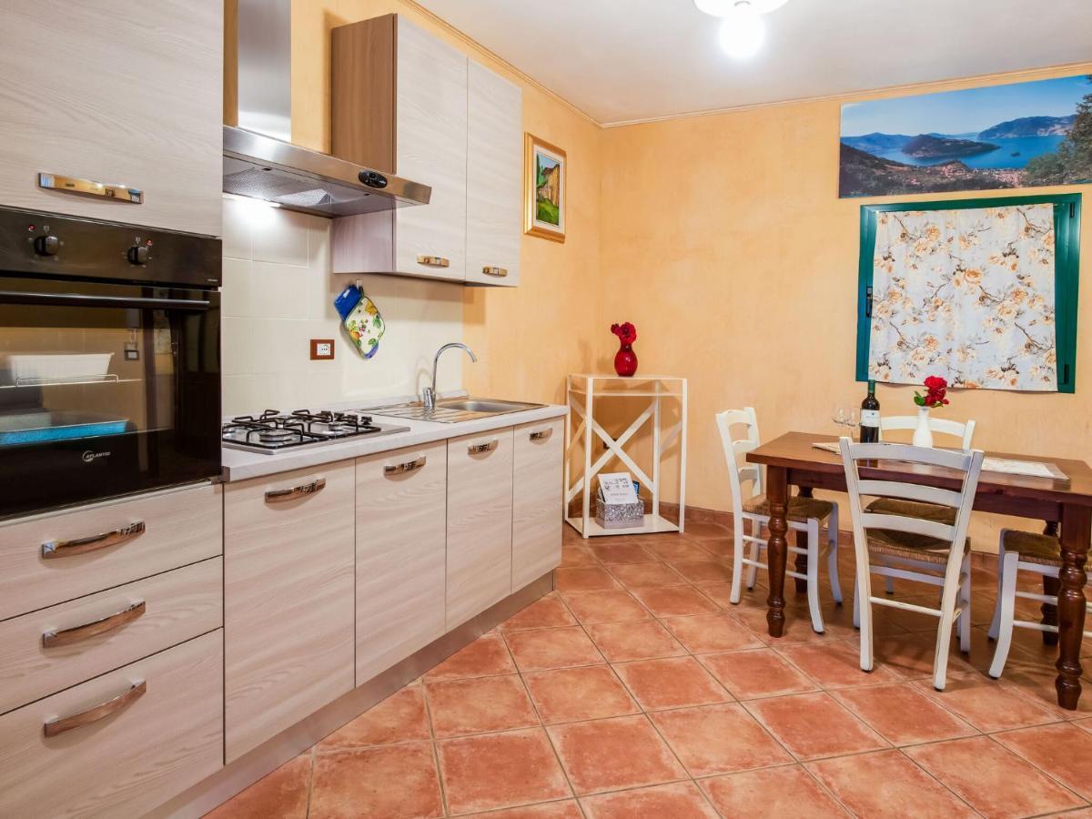 Cozy Chalet at Marone Lake Lombardy with Pool Zewnętrze zdjęcie