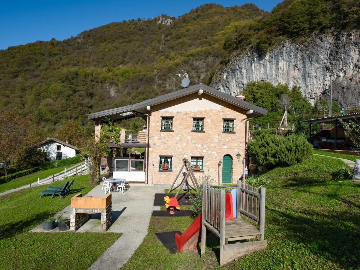 Cozy Chalet at Marone Lake Lombardy with Pool Zewnętrze zdjęcie